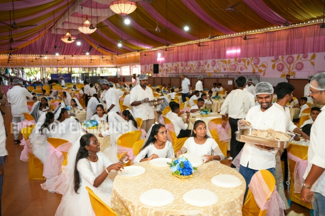 ആദ്യ കുർബാന May, 2025